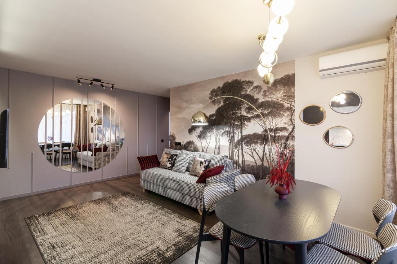 Leogrand Apartments On Svobody Avenue Лвив Екстериор снимка