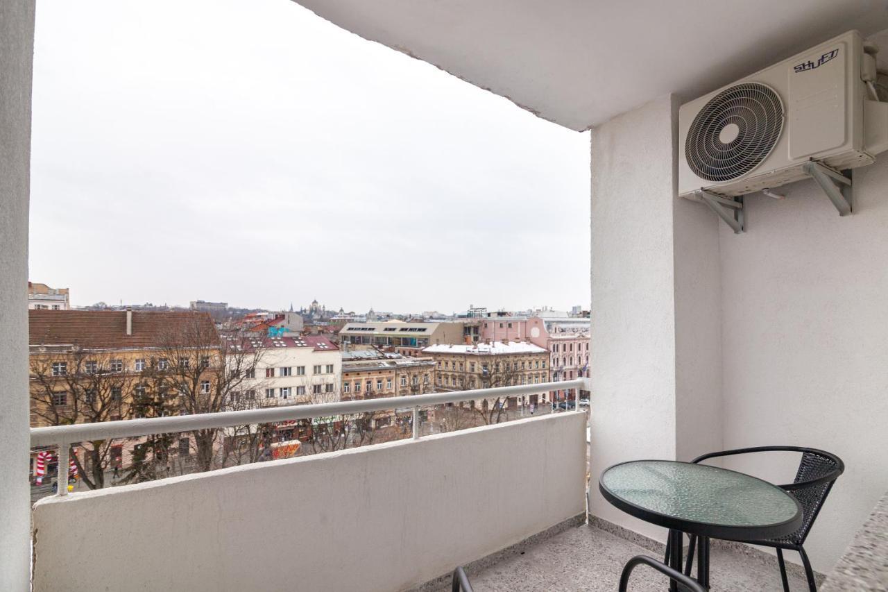 Leogrand Apartments On Svobody Avenue Лвив Екстериор снимка
